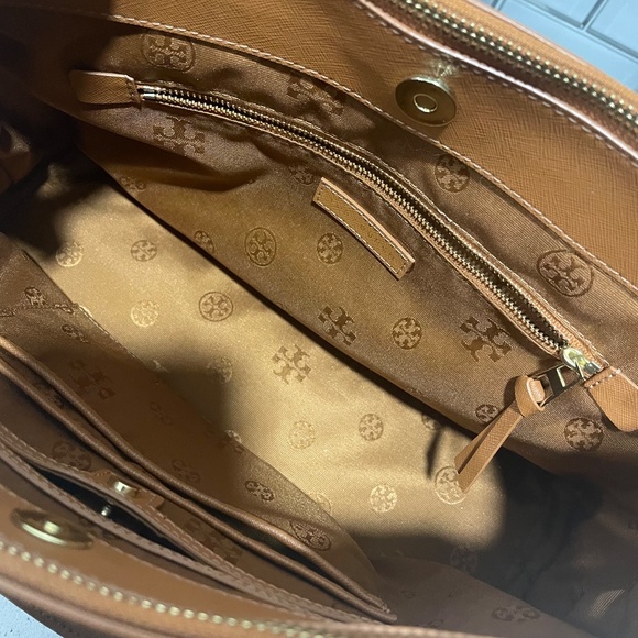 Tory Burch Robinson Double Zip Tote - Picture 7 of 13